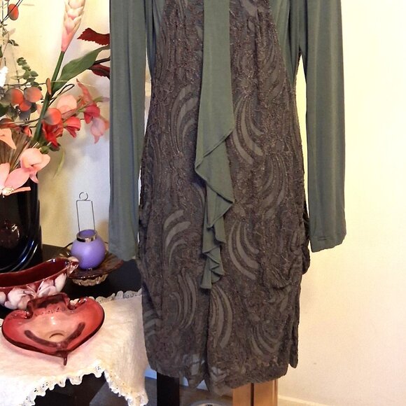 NWT I.AM.GIA Women's Well Tailored Long Sleeve Gray Lace Designed Lined Dress - Picture 8 of 10